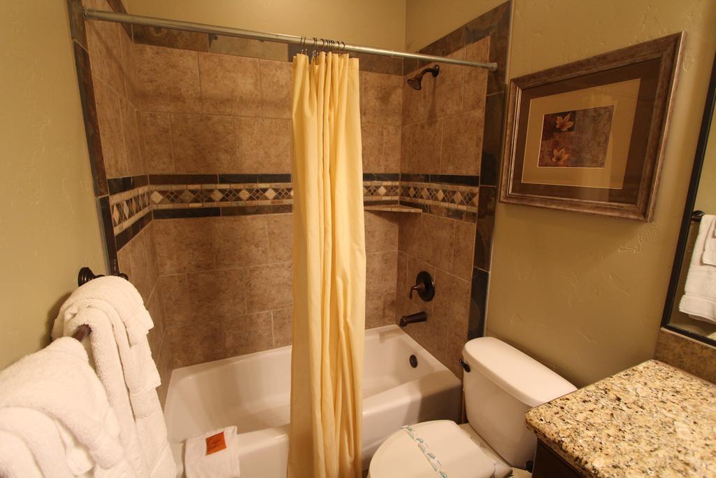 Canyon Villas At Coral Ridge Washington Exterior photo